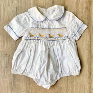 Vintage White Romper w/ Duck Embroidery & Peter Pan Collar Size S (Guess 3-6M)